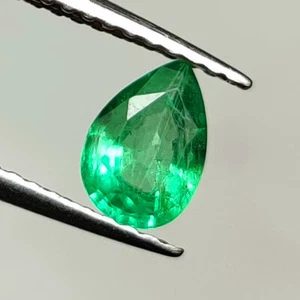 0.55 CT - Natural Zambian Emerald Pear Shape Fine Luster Green Gem - 6716 - Picture 1 of 2