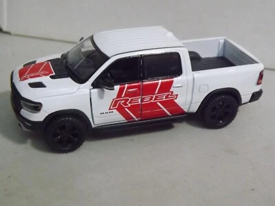 Kinsmart White & Red 2019 道奇 Ram 1500 皮卡车 "Rebel" 1/46 比例 — 第 1/4 张图片