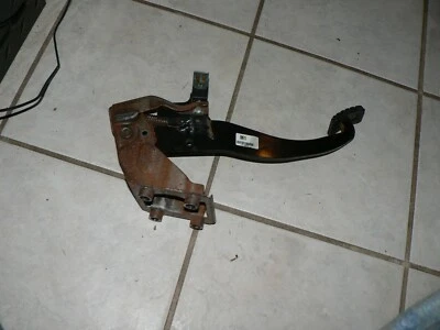 Conjunto de pedal de freno Hyundai Sonata 2006-2010 *Transmisión manual Foto 1 de 3