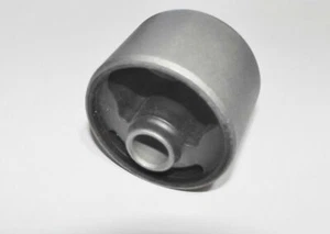 Alfa Romeo 105 / Giulia transmission mount (Original Pirelli) 105.411.308.000 - Picture 1 of 2