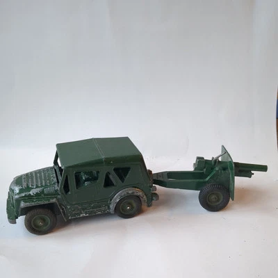 BRITAINS 1/32 SCALE BRITISH ARMY AUSTIN CHAMP JEEP AND HOWITZER TRAILER GUN - Image 1 of 4