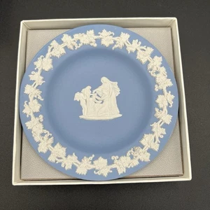 Wedgwood Blue Jasperware Trinket Vanity Pin Dish Round w/Box - Picture 1 of 8