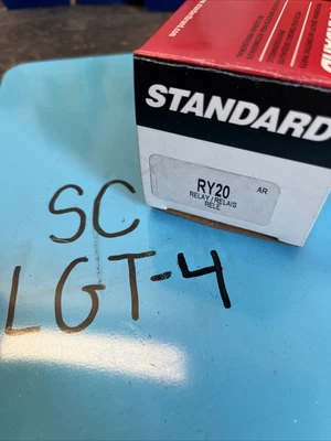 Standard Motor Products RY-20 A/C Clutch Relay - Image 1 of 4