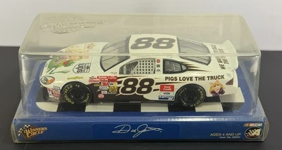 NASCAR Dale Jarrett #88 Winners Circle Muppets, Kermit Mrs. Piggy UPS 1:24 Foto 1 de 4