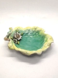Almohadilla de lirio para plato de pañales vintage verde baratija cuenco flor cerámica borde dorado Japón 7" - Imagen 1 de 9