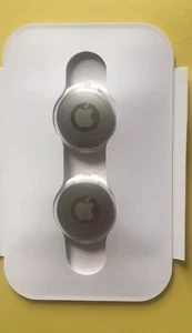 2x Apple AirTag - 100% NEW *NO BOX* - Twin Pack - Air Tag Bluetooth Tracker Pair - Zdjęcie 1 z 4