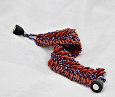 Armband Damen Schmuck Handarbeit Rot Grau Schwarz Glasperlen 19 cm Magnetverschu - Bild 1 von 4