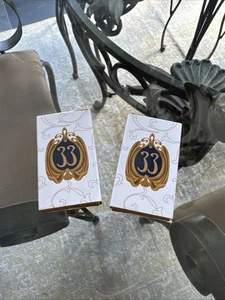 2 DISNEYLAND CLUB 33 MINI EMPTY GIFT CHOCOLATE BOX SOUVENIR - Picture 1 of 6