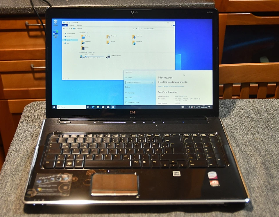 Notebook pc portatile 17 pollici HP PAVILION dv7 17" WINDOWS 10 WEBCAM BATT OK - Immagine 1 di 4