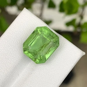11.4 Cts Natural SI Peridot Rutile Gemstone Emerald Shape, Green -Pakistan - Picture 1 of 6
