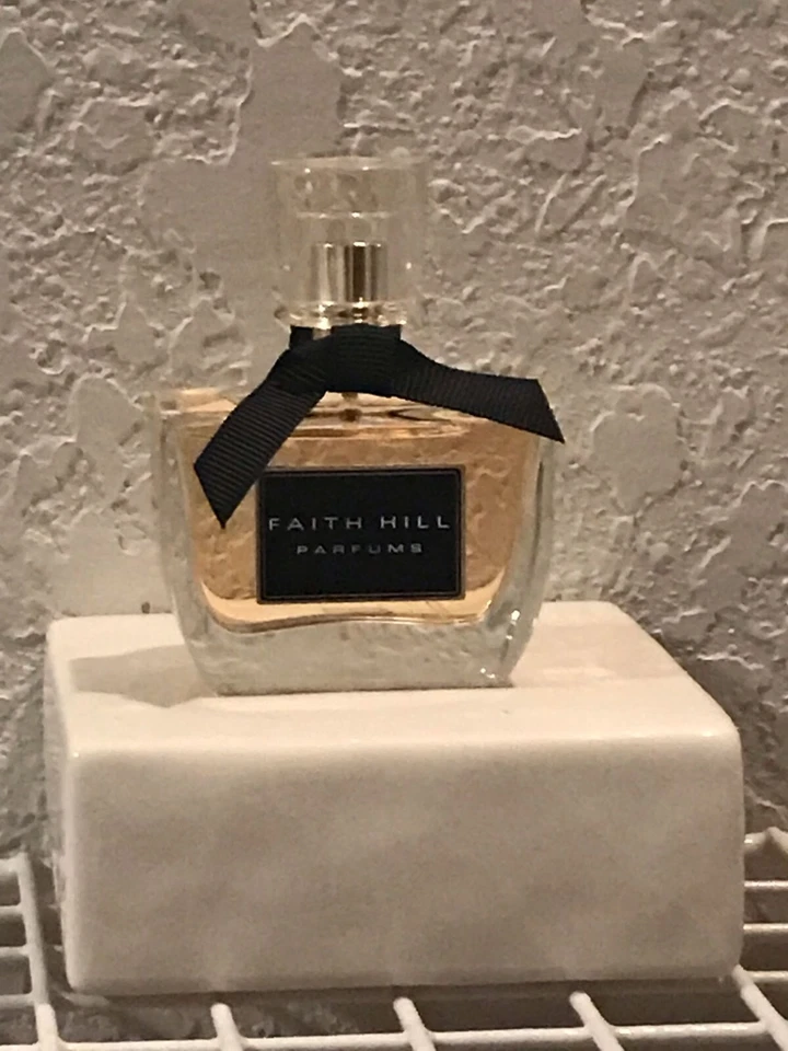 FAITH HILL PARFUMS Eau De Toilette Perfume Mujer 1.0 OZ / 30ML Perfume Mujer Foto 1 de 1