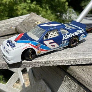 Mark Martin #6 Valvoline/Cummins Ford Taurus NASCAR Racing Champions 1:24 - Picture 1 of 21