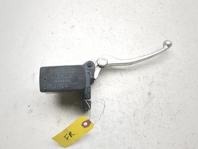 Главный цилиндр правого переднего тормоза 07–09 Suzuki GSF1250S Bandit - Изображение 1 из 4