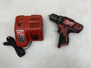 Taladro/destornillador inalámbrico Milwaukee M12 2407-20 - rojo - Imagen 1 de 7
