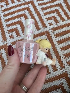 Precious Moments "Tickled Pink" 2004 - Picture 1 of 8