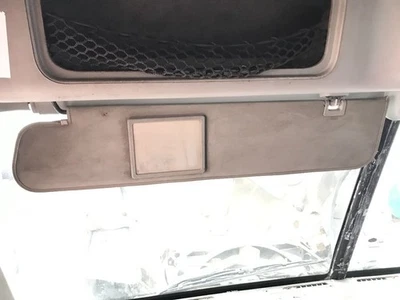 Солнцезащитный козырек для салона левый/водительский Freightliner COLUMBIA 120 - б/у - Изображение 1 из 3