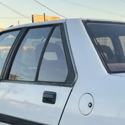 Dodge Colt, Mitsubishi Mirage : 1985, 1986 - 1992,  Left Rear Door Vent Glass - Image 1 of 4