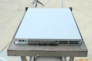 Brocade 5100 Interruttore Canale Fibra 40 Porte (24 Attive) 8 Gig FC Rotaie Tessuto - Foto 1 di 4