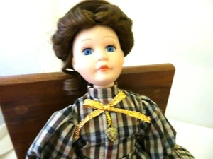 MUÑECA VICTORIANA DE 12" PORCELANA NUEVA CONDICIÓN - Imagen 1 de 5
