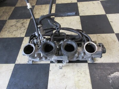 Honda CBR954RR 2002 02 CBR 954 RR admisión acelerador carrocería inyectores 03 2003 Foto 1 de 4