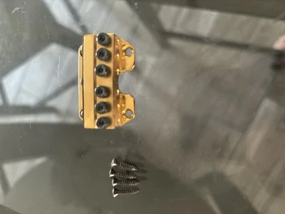 Tuerca de bloqueo Washburn Gold de la década de 1980 para trémolo Wonderbar Answer y tornillos de montaje Foto 1 de 4