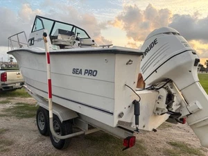 1989 220V Sea Pro - Picture 1 of 23