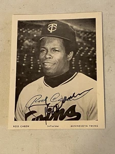 1970's Rod Carew Minnesota Twins SIGNED 4x5" Team Issued B&W Photo - Picture 1 of 1
