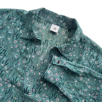 Blusa Cabi Mujer L Verde Azulado Floral Persecución Campo de Flores Transparente Manga Larga Casa de Campo Foto 1 de 4
