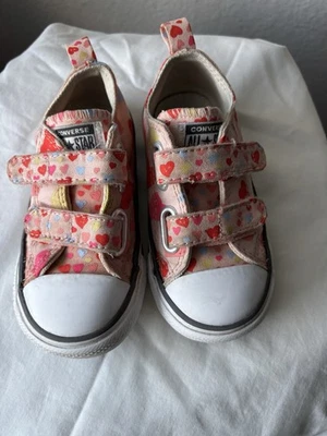 Converse Toddler Girls' Size 7 All Star Low Top Pink Floral Sneakers Lace Up EUC - Image 1 of 4