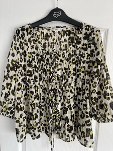 M&S Women's Animal Tie Front Blouse BNWOT Size 14 - Picture 1 of 2