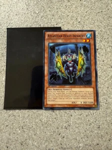 Yu-Gi-Oh! Atlantische Schwere Infanterie Karte Regular Common SDRE-EN004 1. Auflage NM - Bild 1 von 9