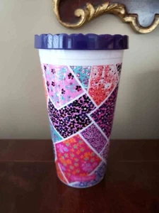 Vaso Vera Bradley Plástico Libre de BPA 18 OZ Moderno Medley Floral - Imagen 1 de 2
