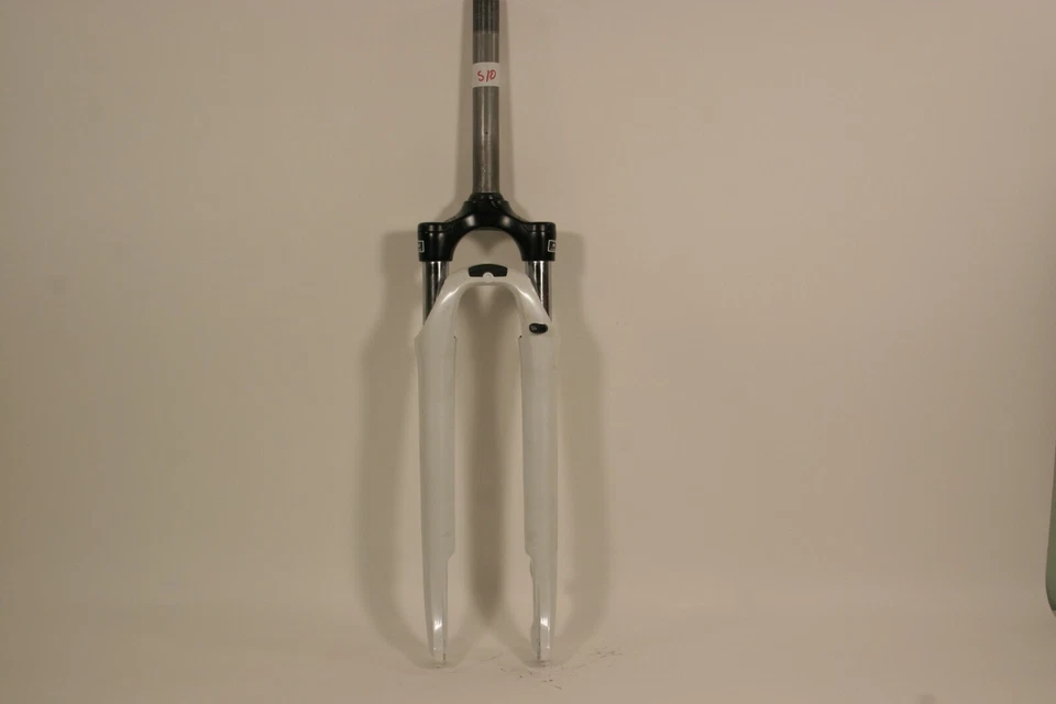 SR Suntour NEX 700c Hybrid Suspension Fork 1 1/8x220mm Threaded QR Disc/Rim FK58 - Image 1 of 3