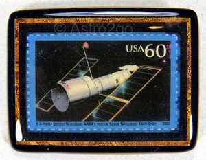 ART STUFF-Stamp Pins-NASA HST HUBBLE TELESCOPIO SPAZIALE Astronomia Satellitare Orbita - Foto 1 di 5