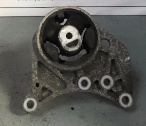 CHRYSLER GRAND VOYAGER 2004-08 2.8 CRD GEARBOX MOUNT - Picture 1 of 6