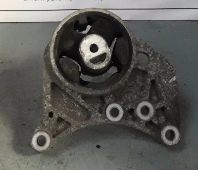 CHRYSLER GRAND VOYAGER 2004-08 2.8 CRD GEARBOX MOUNT - Image 1 of 4