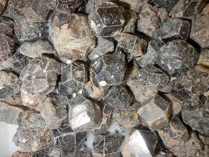 Brownish-black Grossular Garnet 15 to 40 gram Medium size pieces 150 gram Lot - Picture 1 of 12