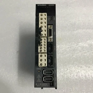Servoaccionamiento Mitsubishi MR-J3-40B-RJ004U500 usado envío gratuito - Imagen 1 de 2