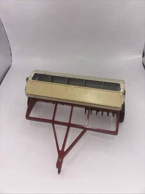Classic Ertl International Harvester Grain Drill 1:16 Scale Red & White 1970's - Image 1 of 4