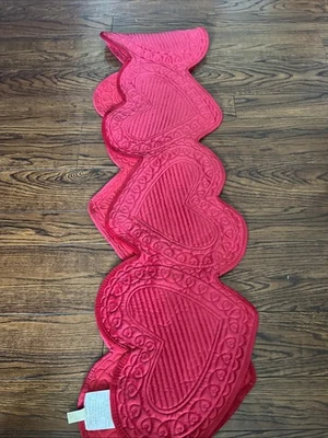 cynthia rowley velvet hearts table runner 14” X 90” - Image 1 of 4