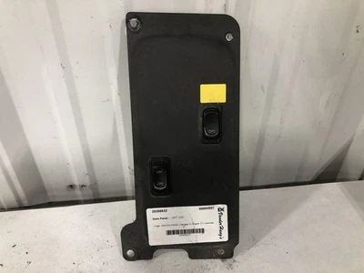 Panel de tablero Freightliner M2 106 SWITCH - Usado Foto 1 de 4