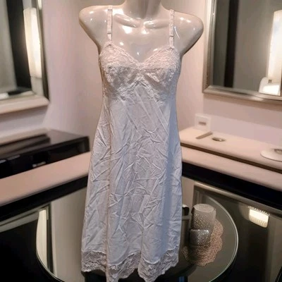 34 Busto Vanity Fair Tricot nylon slip sissy sombra renda busto copo - Imagem 1 de 4