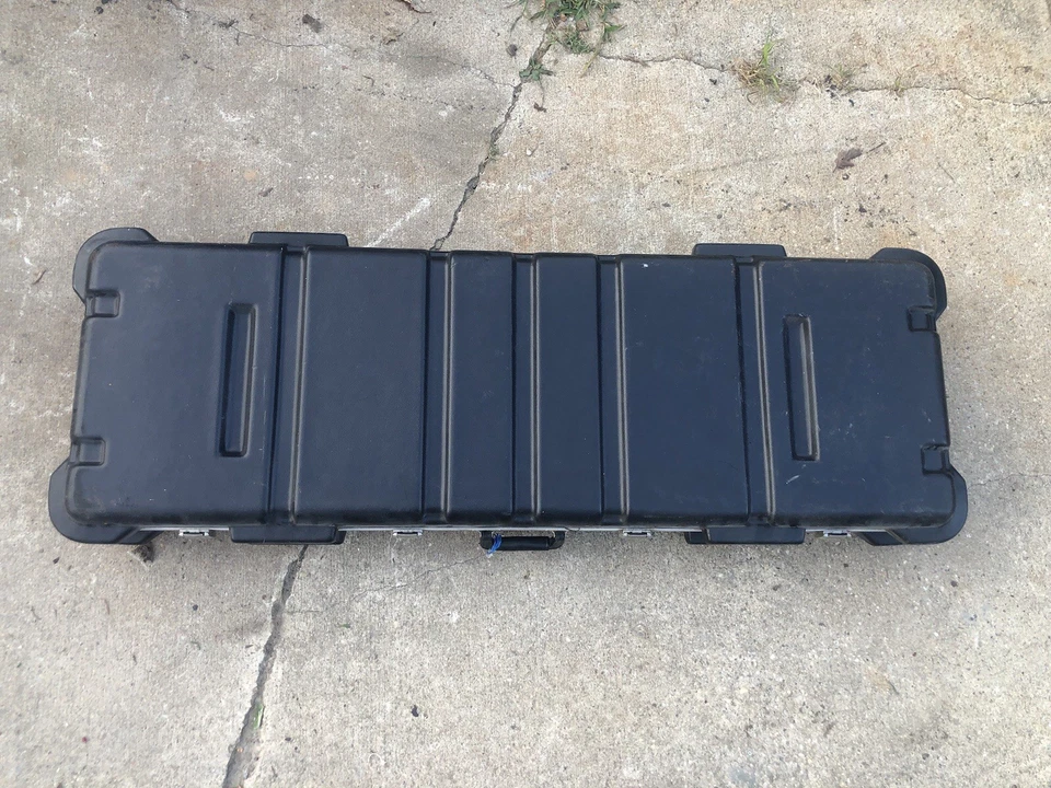 SKB ATA 61-Note Keyboard Carrying Case - Image 1 of 4