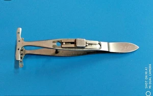 1 Pcs SS Ptosis Lid Clamp 6 Pin Reusable Ophthalmic Surgical Instrument Forceps - Picture 1 of 18