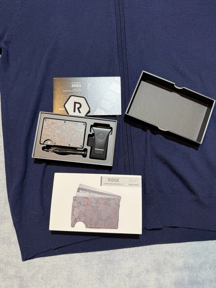 Cartera Ridge (carbono ámbar forjado) - Nueva en caja Foto 1 de 4