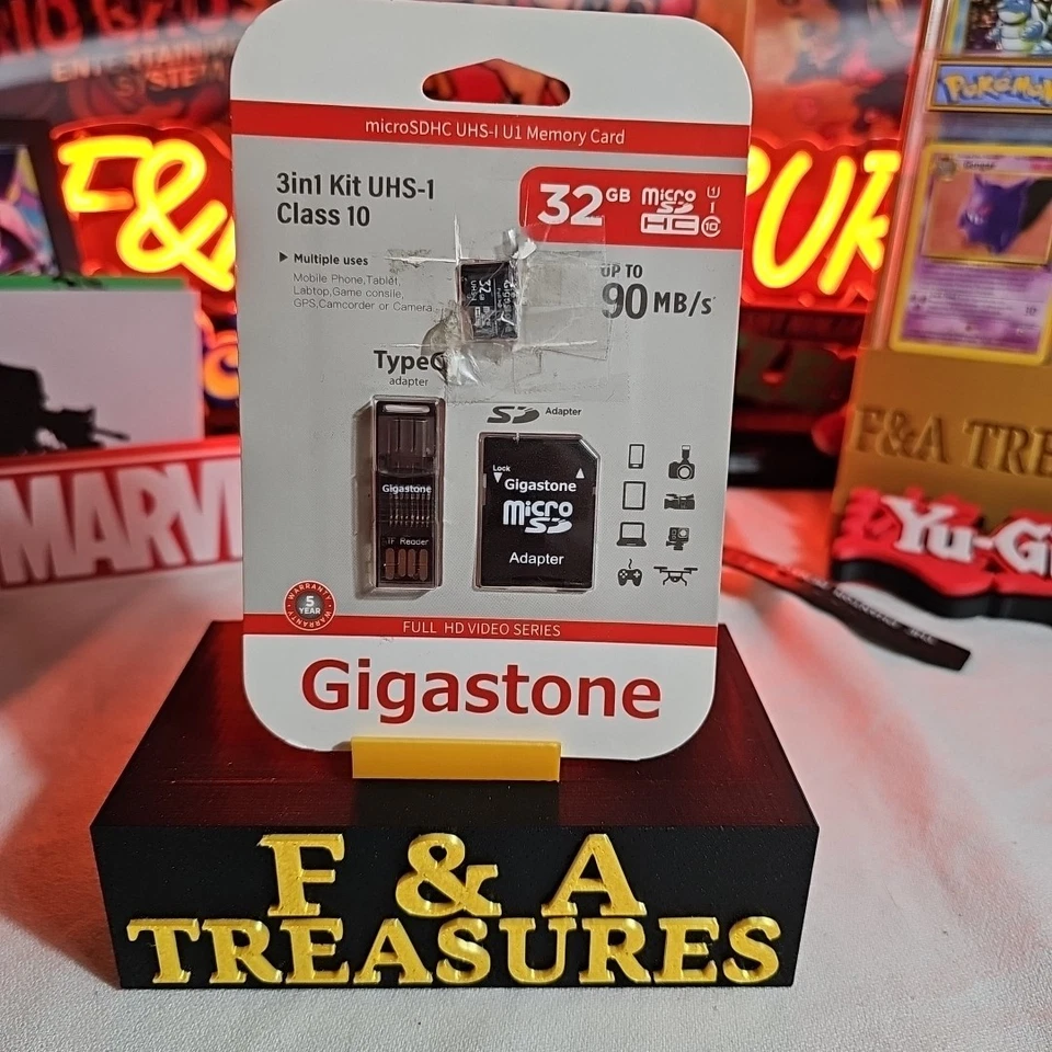 Gigastone GS-4IN1600X32GB-R microSDHC UHS-I Memory Card 3-in-1 Kit (32GB) - Image 1 of 2