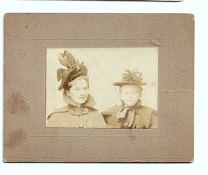 Old Cabinet Photo 2 Young Women One Identified as Agnes M Lyons Phoenixville PA - Bild 1 von 3