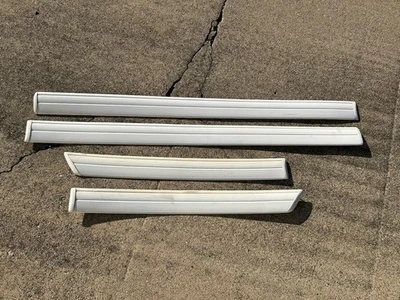 09-11 OEM Ford Crown Victoria acabamento de porta moldura tira de impacto conjunto BRANCO - Imagem 1 de 4