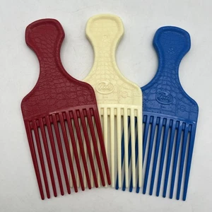 3 Vintage Goody Hair Pick Plastica Rosso Bianco Blu Coccodrillo Texturizzato 6,5" USA - Foto 1 di 21