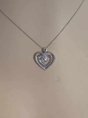 Collar de plata de ley de 18" colgante de diamantes triple corazón Macy diestro 1/10 ctw NUEVO Foto 1 de 4